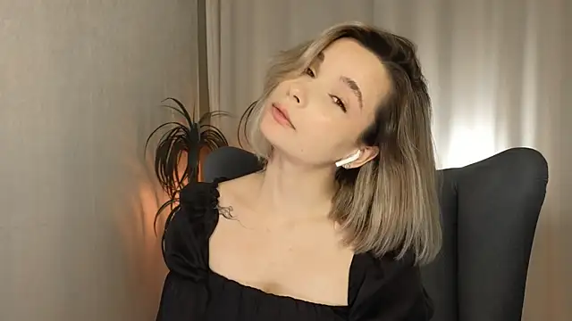 alita angelo online show from 12/25/24, 08:28