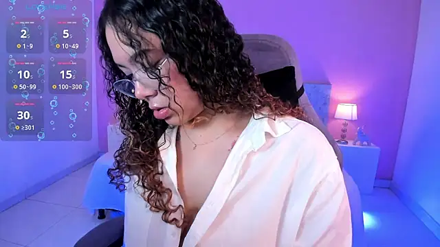 Snapshot of LunaRose5 chatting on 03/08/25, 03:39 LunaRose5 online show from 03/08/25, 03:39