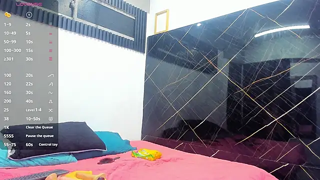 Analiasmith89 online show from 10/23/25, 03:49