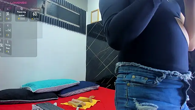 Analiasmith89 online show from 11/11/25, 03:45