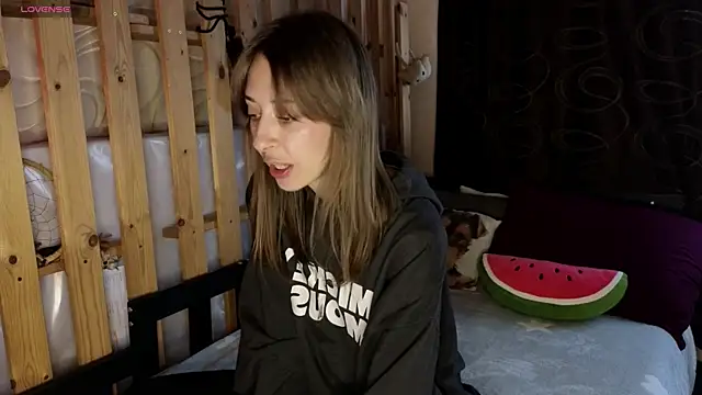 NinaNovalicious online show from 04/24/26, 06:37