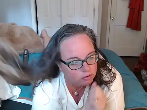Snapshot of LauLauPAWG chatting on 10/01/25, 03:49 LauLauPAWG online show from 10/01/25, 03:49
