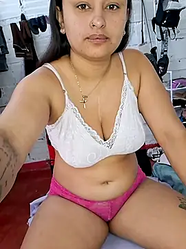 Snapshot of sariitha_sw chatting on 07/11/26, 02:28 sariitha sw online show from 07/11/26, 02:28