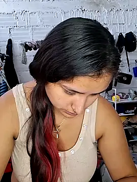Snapshot of sariitha_sw chatting on 06/16/26, 03:01 sariitha sw online show from 06/16/26, 03:01