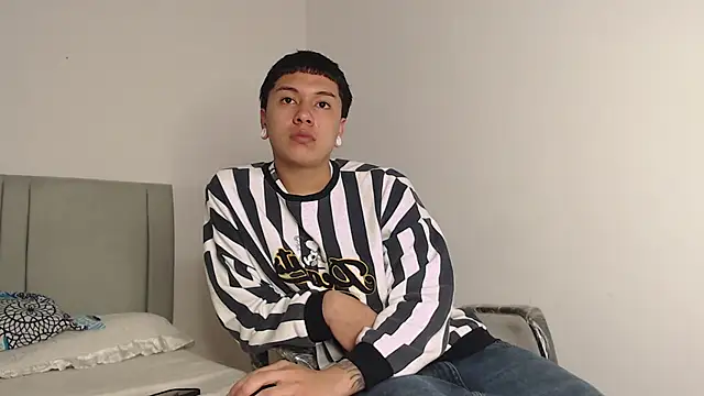 alex-lover online show from 02/04/26, 02:28