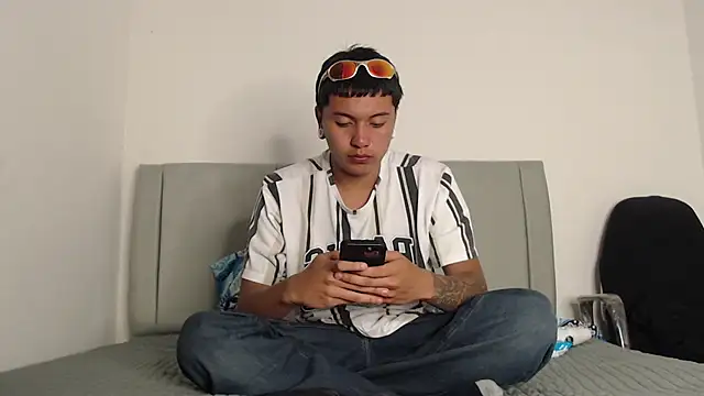 alex-lover online show from 02/25/26, 02:56