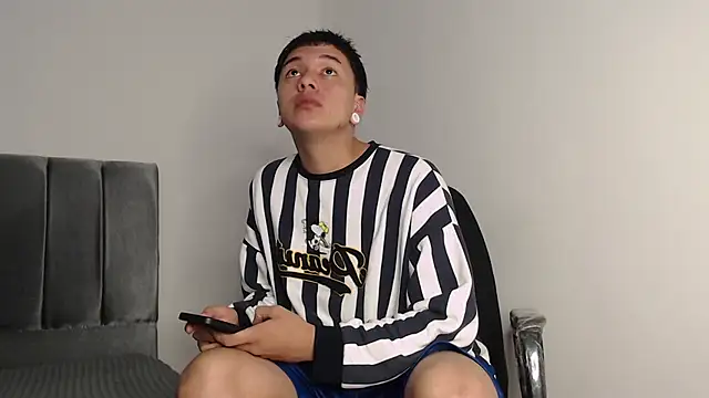 alex-lover online show from 11/29/25, 01:28