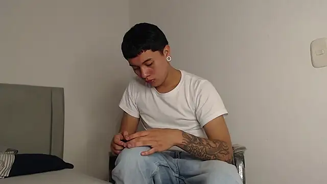 alex-lover online show from 04/09/26, 03:41