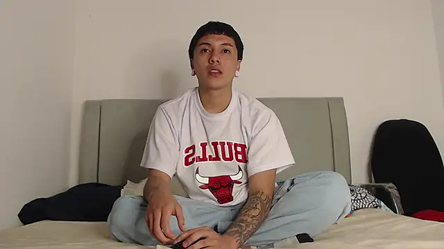 alex-lover online show from 02/12/26, 02:22