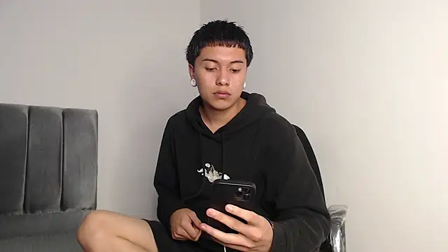 alex-lover online show from 12/19/25, 12:14