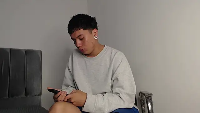 alex-lover online show from 11/09/25, 02:26