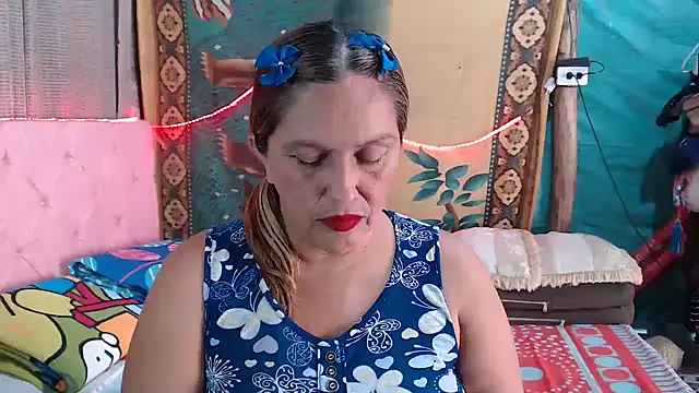 mom son dirty online show from 11/04/25, 02:10