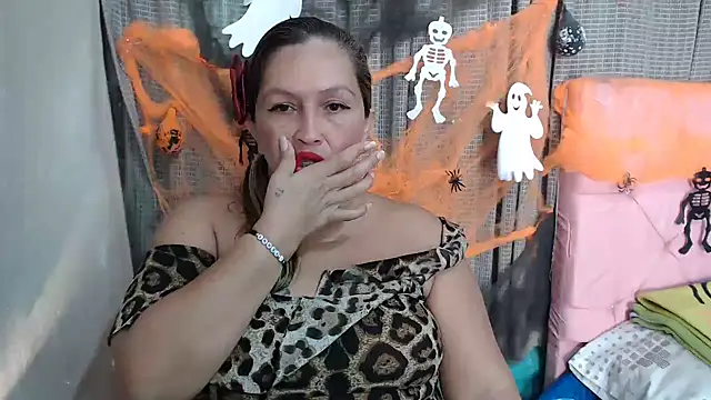 mom son dirty online show from 10/31/25, 02:24