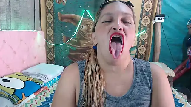 mom son dirty online show from 11/05/25, 02:20