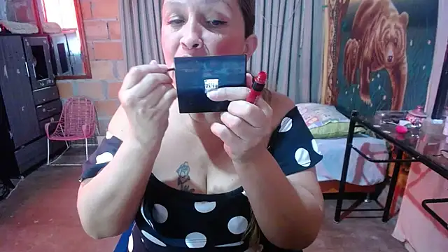 Snapshot of mom_son_dirty chatting on 06/14/26, 01:56 mom son dirty online show from 06/14/26, 01:56