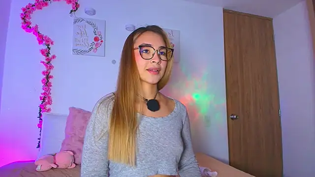 PollyGrey  online show from 04/02/26, 03:35