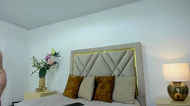 emily queen2 online show from 02/19/26, 07:11