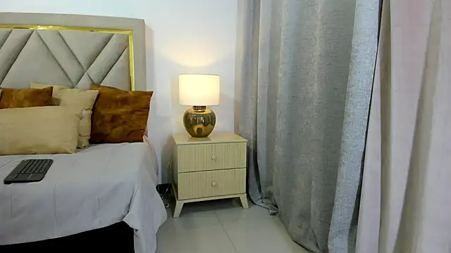 emily queen2 online show from 10/22/25, 07:02