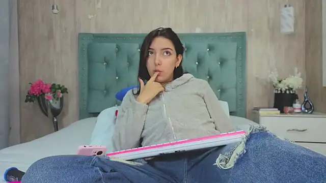 Marcelaa fox online show from 09/20/25, 09:20