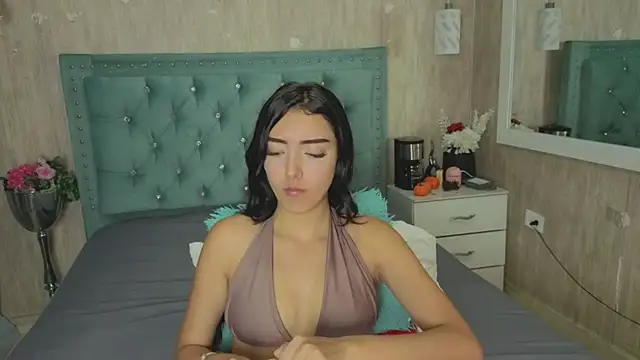 Snapshot of Marcelaa_fox chatting on 07/10/26, 09:04 Marcelaa fox online show from 07/10/26, 09:04