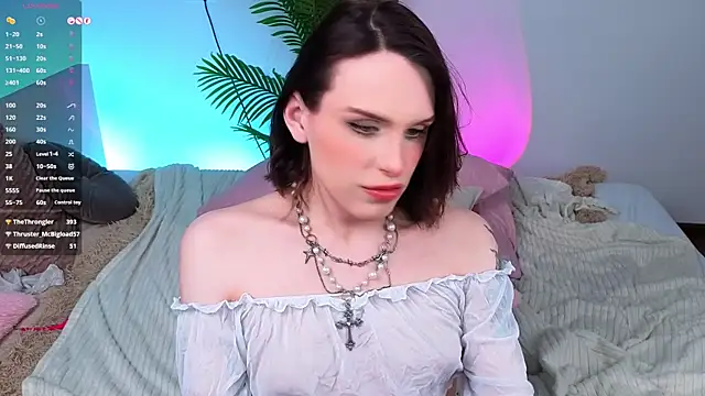 Snapshot of _yourFoxy_ chatting on 12/13/24, 11:55 yourFoxy online show from 12/13/24, 11:55