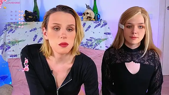  yourFoxy  online show from 11/12/25, 10:46