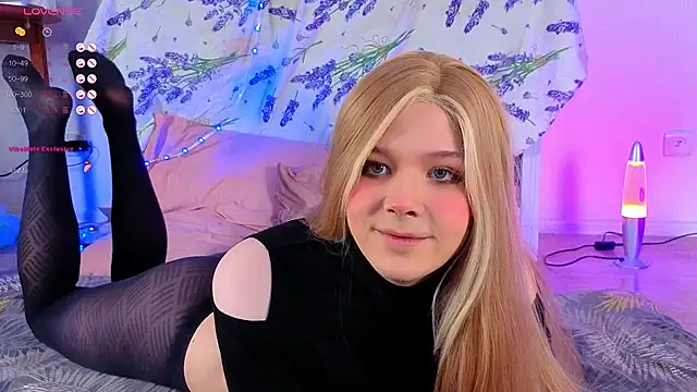  yourFoxy  online show from 11/20/25, 04:07