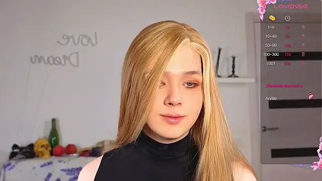  yourFoxy  online show from 11/06/25, 12:42