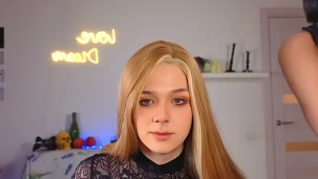  yourFoxy  online show from 11/03/25, 04:43