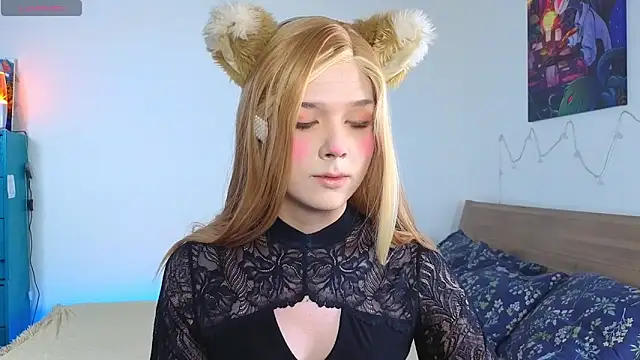 Snapshot of _yourFoxy_ chatting on 09/19/25, 01:04 yourFoxy online show from 09/19/25, 01:04