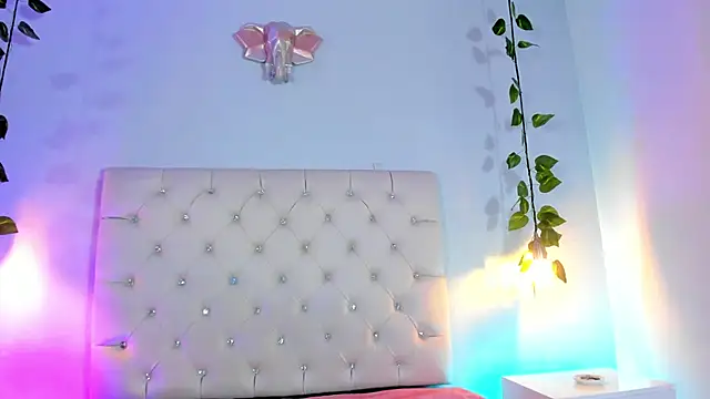 Isabella Flowers online show from 11/28/25, 07:47