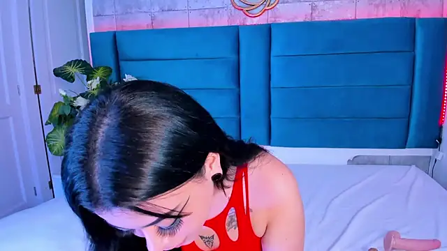 Snapshot of DakottaHill chatting on 02/05/25, 04:47 DakottaHill online show from 02/05/25, 04:47