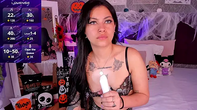 Snapshot of DakottaHill chatting on 10/08/25, 08:16 DakottaHill online show from 10/08/25, 08:16