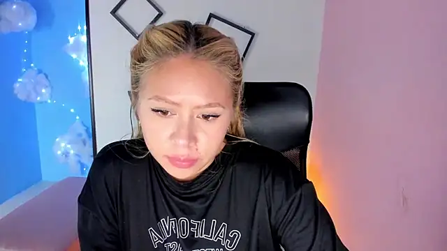 ConstansBlonde online show from 10/03/25, 08:21