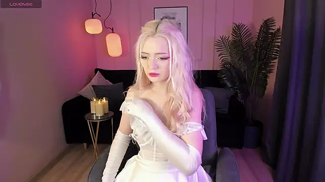 Snapshot of EmilyAir chatting on 03/01/25, 03:21 EmilyAir online show from 03/01/25, 03:21