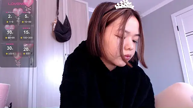 Snapshot of osaka_nia chatting on 02/27/25, 11:17 osaka nia online show from 02/27/25, 11:17