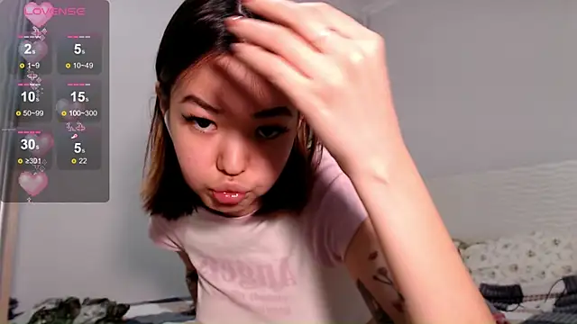 osaka nia online show from 10/22/25, 02:49