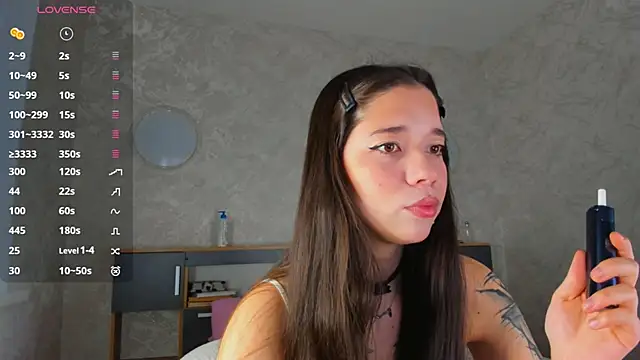Snapshot of Butterflys1268 chatting on 06/13/26, 03:37 Butterflys1268 online show from 06/13/26, 03:37