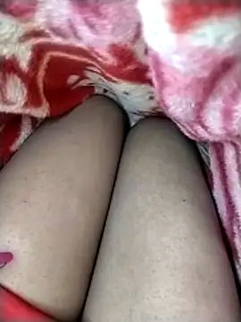 Snapshot of rohitlov150 chatting on 12/17/25, 11:10 rohitlov150 online show from 12/17/25, 11:10