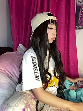 lunaapppp online show from 03/18/25, 03:23