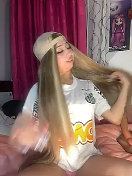 lunaapppp online show from 02/18/25, 02:38