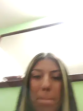 Snapshot of Sweel_Leyva18 chatting on 01/26/25, 06:59 Sweel Leyva18 online show from 01/26/25, 06:59