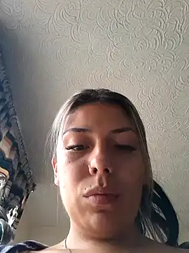 Snapshot of Sweel_Leyva18 chatting on 12/10/24, 06:06 Sweel Leyva18 online show from 12/10/24, 06:06