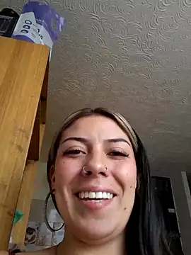 Snapshot of Sweel_Leyva18 chatting on 11/26/25, 07:25 Sweel Leyva18 online show from 11/26/25, 07:25