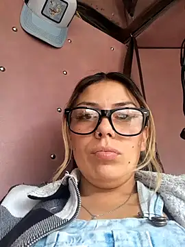 Sweel Leyva18 online show from 06/25/26, 08:25