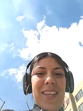 Snapshot of Sweel_Leyva18 chatting on 11/19/25, 07:25 Sweel Leyva18 online show from 11/19/25, 07:25