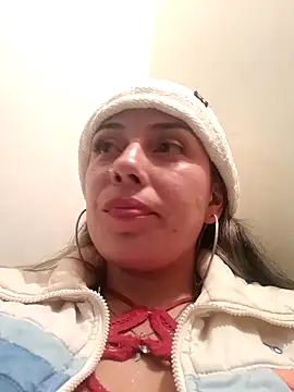 Snapshot of Sweel_Leyva18 chatting on 02/26/25, 04:19 Sweel Leyva18 online show from 02/26/25, 04:19