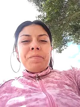 Snapshot of Sweel_Leyva18 chatting on 09/15/25, 06:19 Sweel Leyva18 online show from 09/15/25, 06:19