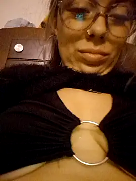 Snapshot of Sweel_Leyva18 chatting on 03/08/25, 04:56 Sweel Leyva18 online show from 03/08/25, 04:56