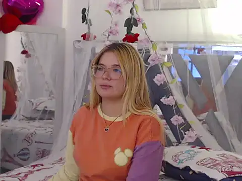 Snapshot of Steisyromero7 chatting on 11/18/25, 03:04 Steisyromero7 online show from 11/18/25, 03:04